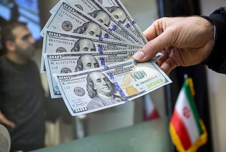 دلار به کانال ۱۷۰ هزار تومان بازگشت؛ نوسان بازار در سایه ابهام سیاسی
