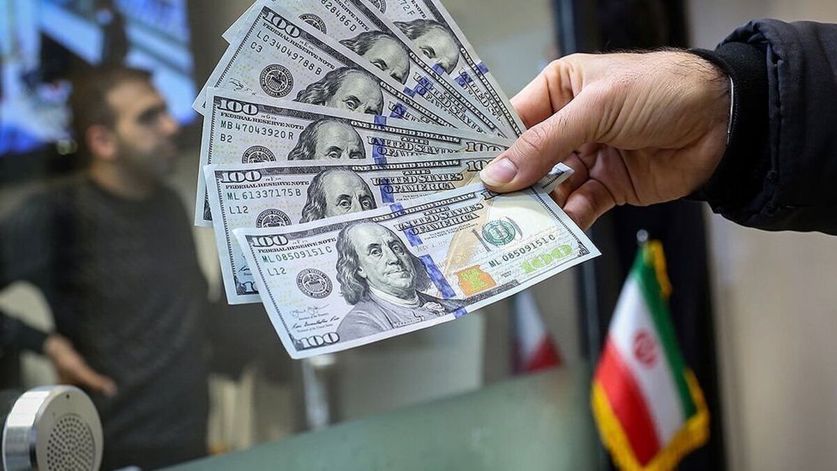 دلار به کانال ۱۷۰ هزار تومان بازگشت؛ نوسان بازار در سایه ابهام سیاسی
