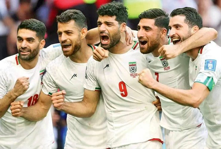 لیست قلعهنویی زیر تیغ نقد