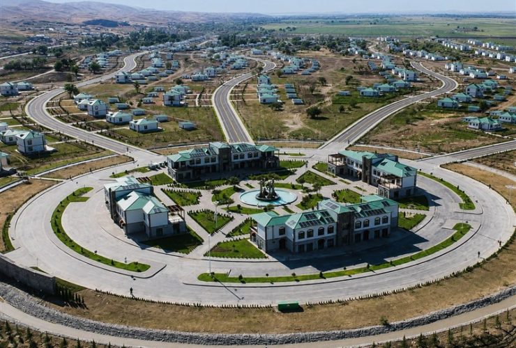 قانون جدید باکو، آوارگان قره باغی را در برابر انتخابی دشوار قرار داد