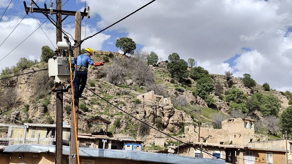 آغاز عملیات برق‌رسانی به ۲ روستای سخت‌گذر اندیمشک با اعتبار ۶۰۰ میلیارد ریالی