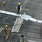 ‏آدم میتونه صبح پاشه صبحونشو بخوره، سرکار بره، باشگاه بره، با دوستاش وقت بگذرونه، بخنده، سفر بره ولی همچنان یه غم بزرگ ته دلش باشه و نتونه راجبش با کسی حرف بزنه.