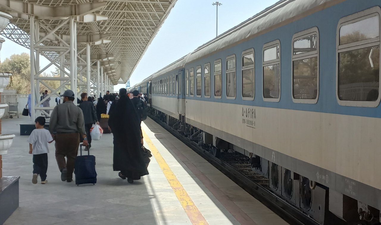 عملیات انتقال مسافران قطار با رعایت کامل استانداردهای ایمنی انجام شد