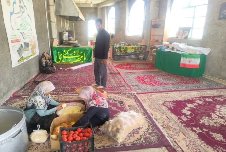 خدمت در دمای ۴۰ درجه نهبندان؛ موکب داری با طعم عشق