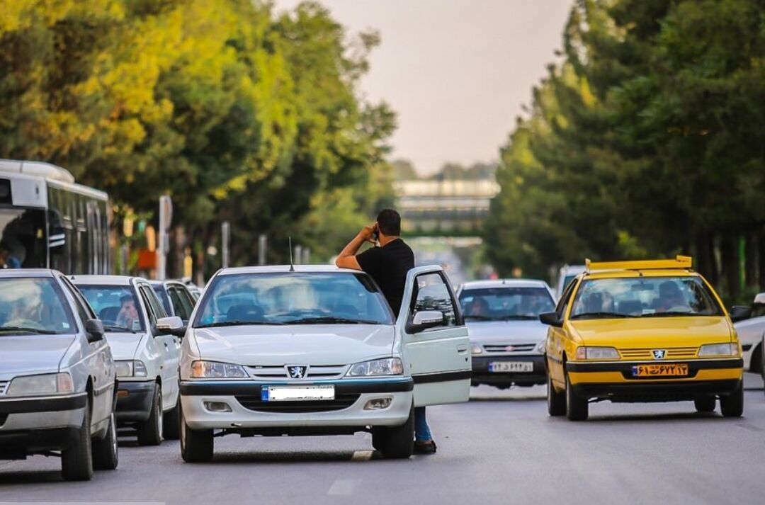 ترافیک شیراز؛ معمای پارکینگ یا ضعف فرهنگ رانندگی؟