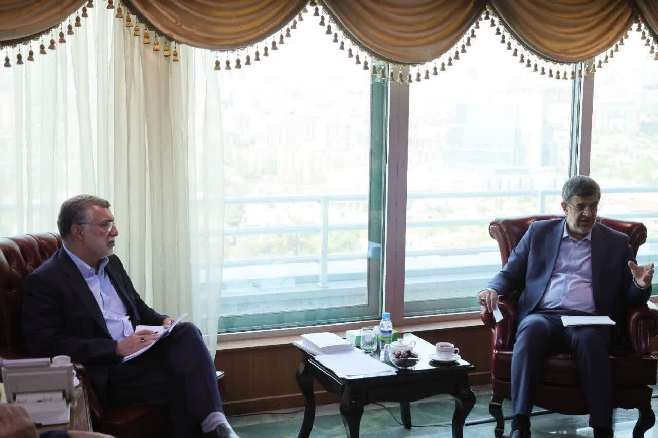 استاندار یزد: ۱۰ آمبولانس جدید برای مراکز درمانی استان تامین میشود
