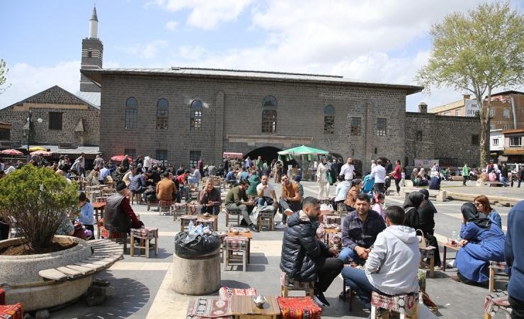 گردشگران داخلی ۱۰۲ میلیارد لیر برای سفر هزینه کردند