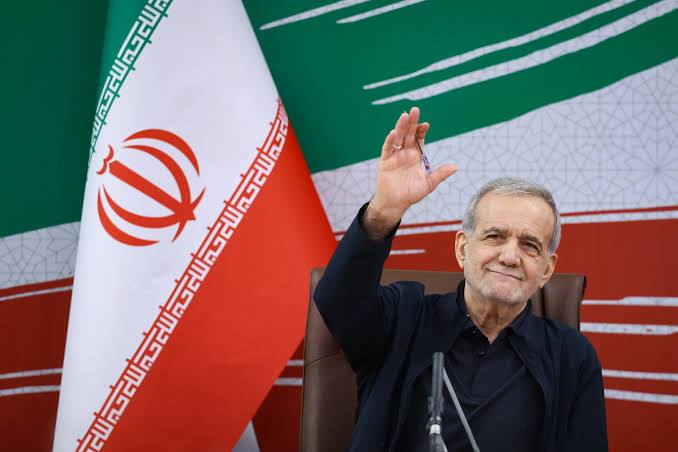 پزشکیان درباره گرانی بنزین: نمیتوانم دستور بدهم و مملکت را بههم بریزم