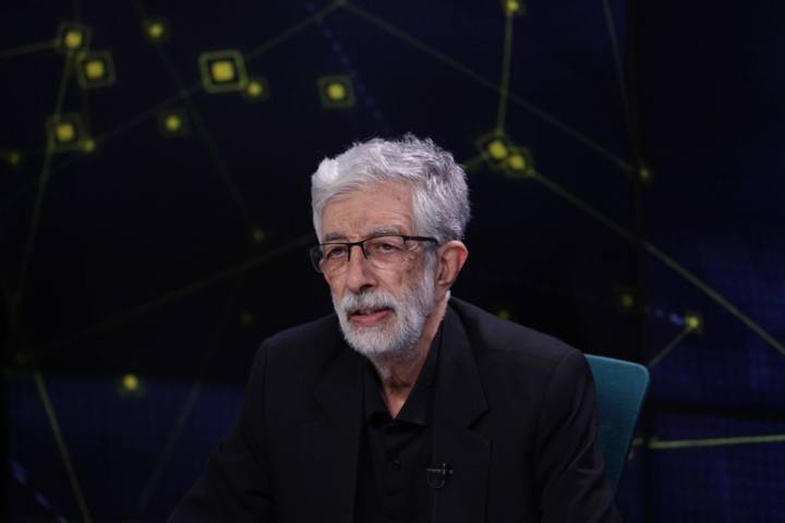 حدادعادل: زنان هرجا لازم باشد باید وارد فعالیت‌های اجتماعی شوند؛ آقا با وزیر شدن زنان مخالف نبودند