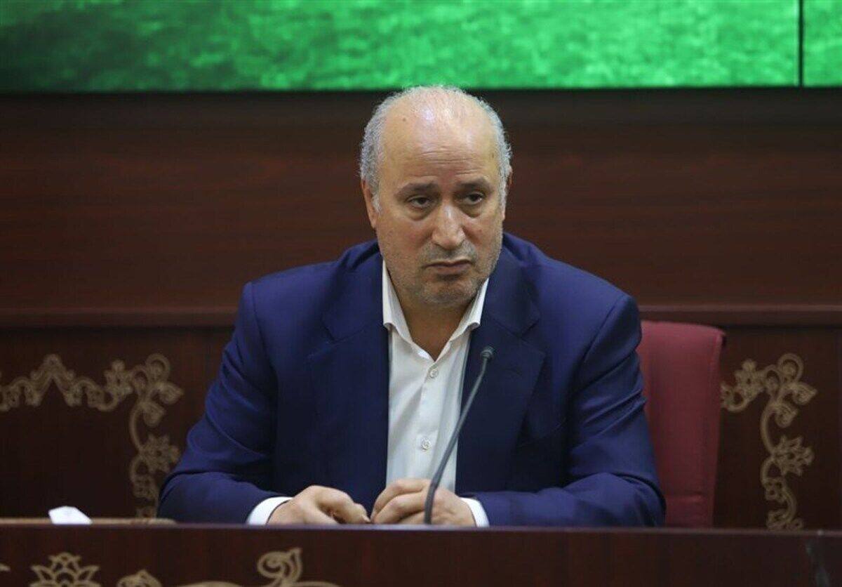 تاج: حذف هواداران از ورزشگاه راه‌حل مشکلات فوتبال نیست