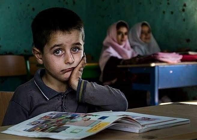 دهها دانشآموز در یک مدرسه ترکتحصیل کردند؛ آمار ملی به مرز یک میلیون رسید